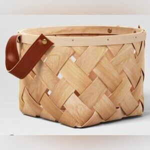Woven storage basket with leather handles 9in NWT